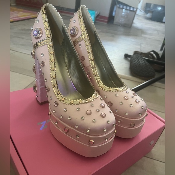 Azalea wang pink embellished platforms - Picture 2 of 5